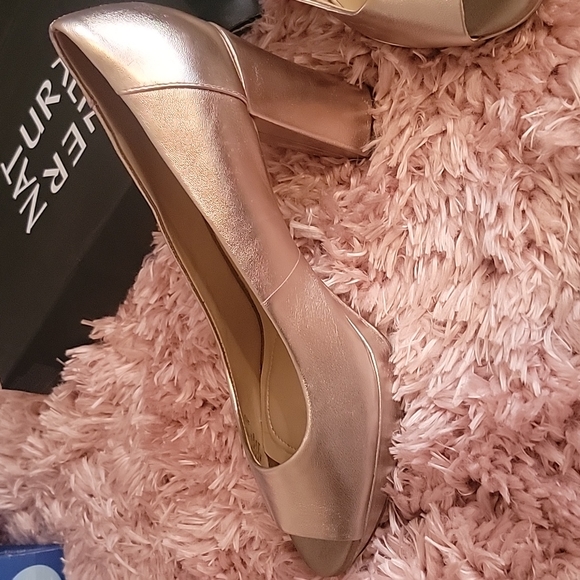 Shoes - Picture 2 of 3